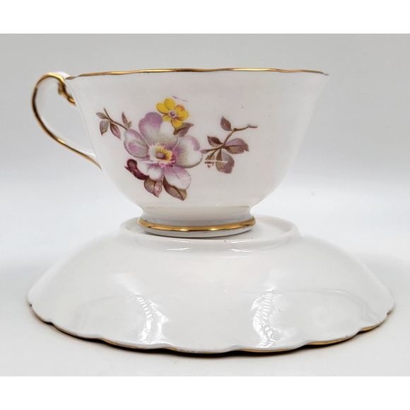 Royal Chelsea Bone China English Tea Cup & Saucer Pattern #3883A Gold Trim - Picture 10 of 15